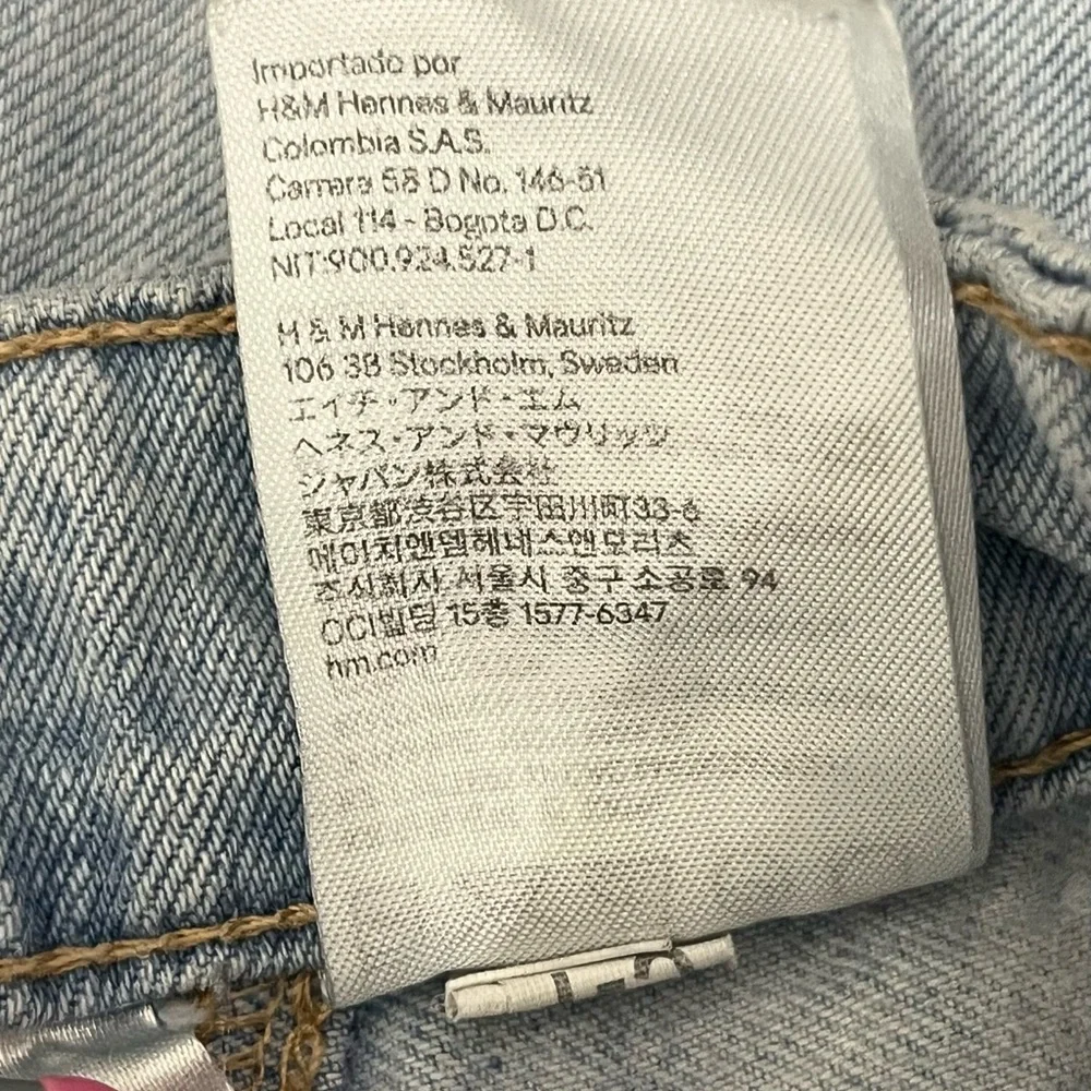 Divided by H & M Light wash Jeans High Waisted Vintage look Size 8 - Picture 9 of 9